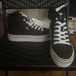 Tommy jeans high top sneakers .